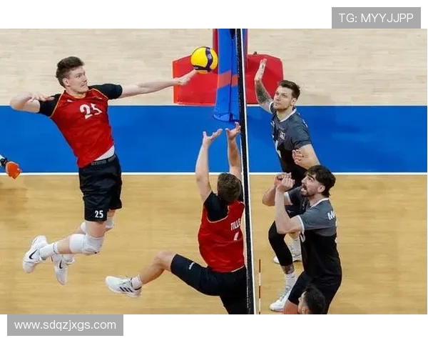 广州排球队战术揭秘：排球巨献背后的策略与团队协作分析