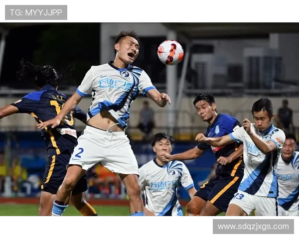 广州足球队中路突破革新探索与实践的全景分析与未来展望 广州足球队中路突破革新探索与实践的全景分析与未来展望