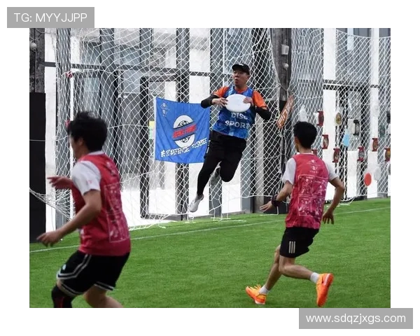 广州飞盘队的转型之路与攀岩联赛的精彩碰撞与挑战 广州飞盘队的转型之路与攀岩联赛的精彩碰撞与挑战