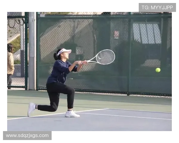 深圳网球队逆袭之路:城市联赛中的拼搏与荣耀之旅 深圳网球队逆袭之路:城市联赛中的拼搏与荣耀之旅