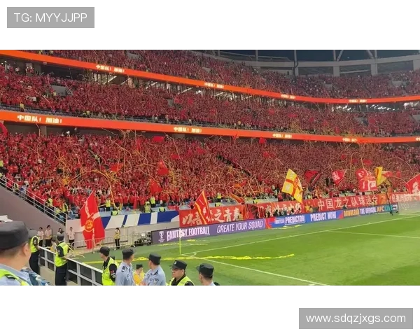 中国与韩国足球对决激情四溢球迷热情高涨期待精彩瞬间