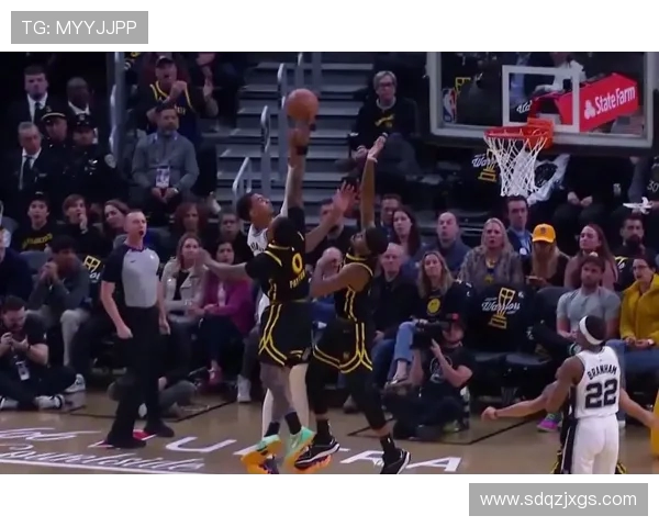 夏季联赛精彩对决勇士与掘金的巅峰之战引发球迷热议