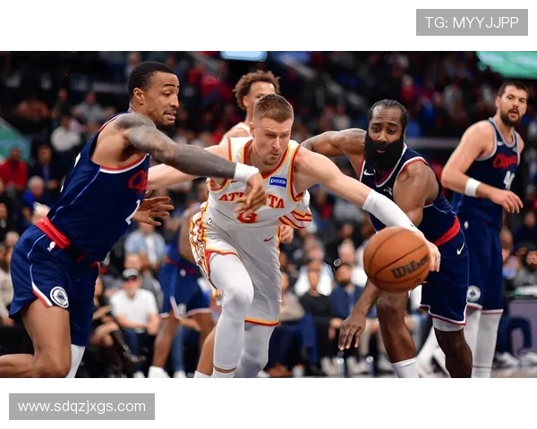 热火与黄蜂季后赛首战激战正酣球迷期待精彩对决与惊喜时刻 热火与黄蜂季后赛首战激战正酣球迷期待精彩对决与惊喜时刻