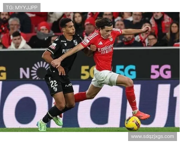 科斯塔的足球旅程：从青训崛起到国际舞台的辉煌成就