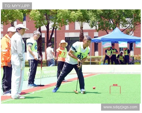 对话黄伟：揭秘和平精英职业生涯背后的故事与挑战